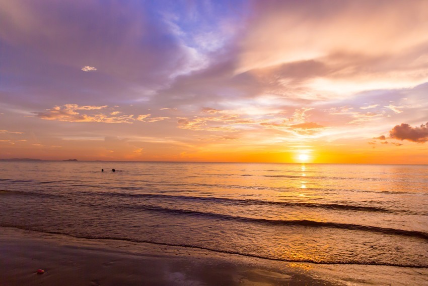 Tanjung Aru Guide: Kota Kinabalu’s Beach Escape